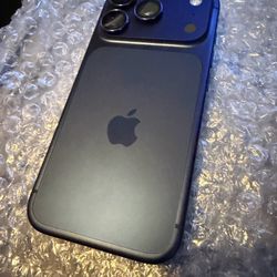 iphone 17 pro(not the pro max) 256gb  Unlocked  Clean imei activated April 1 Like new conditions  🪫 🔁 count is 25 No box or accessories Phone only  