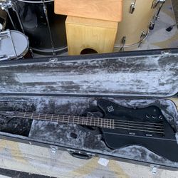 Gibson Epiphone Goth Thunderbird IV Bass Satin Black with Hard Case, Strap & Fender Rumble 25 Amp