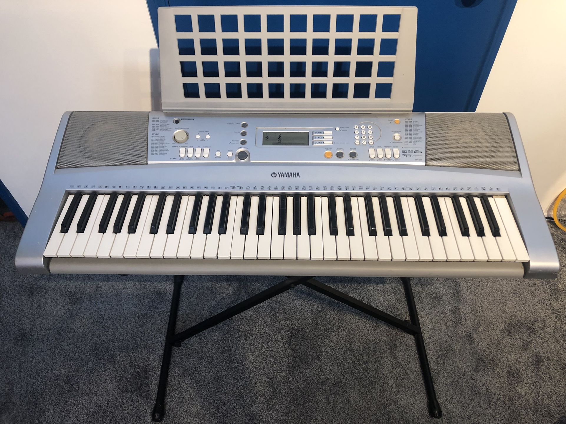 Yamaha YPT-300 Portable Keyboard And Piano