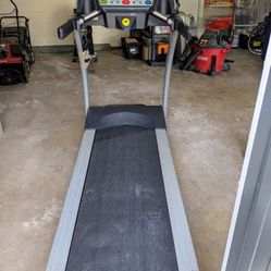 True Fitness M50 Incline Treadmill with Mat