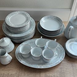 Elegante Dinnerware Set