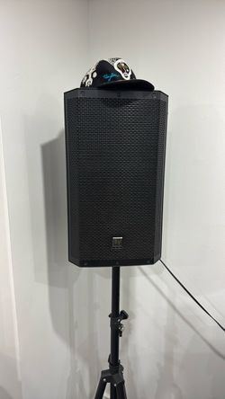 EV speaker. With the stand