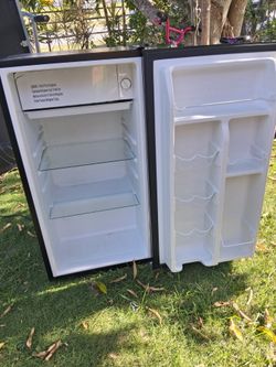Mini fridge