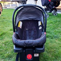 Black Graco Safty Carseat With Click In Carrier...Works Great