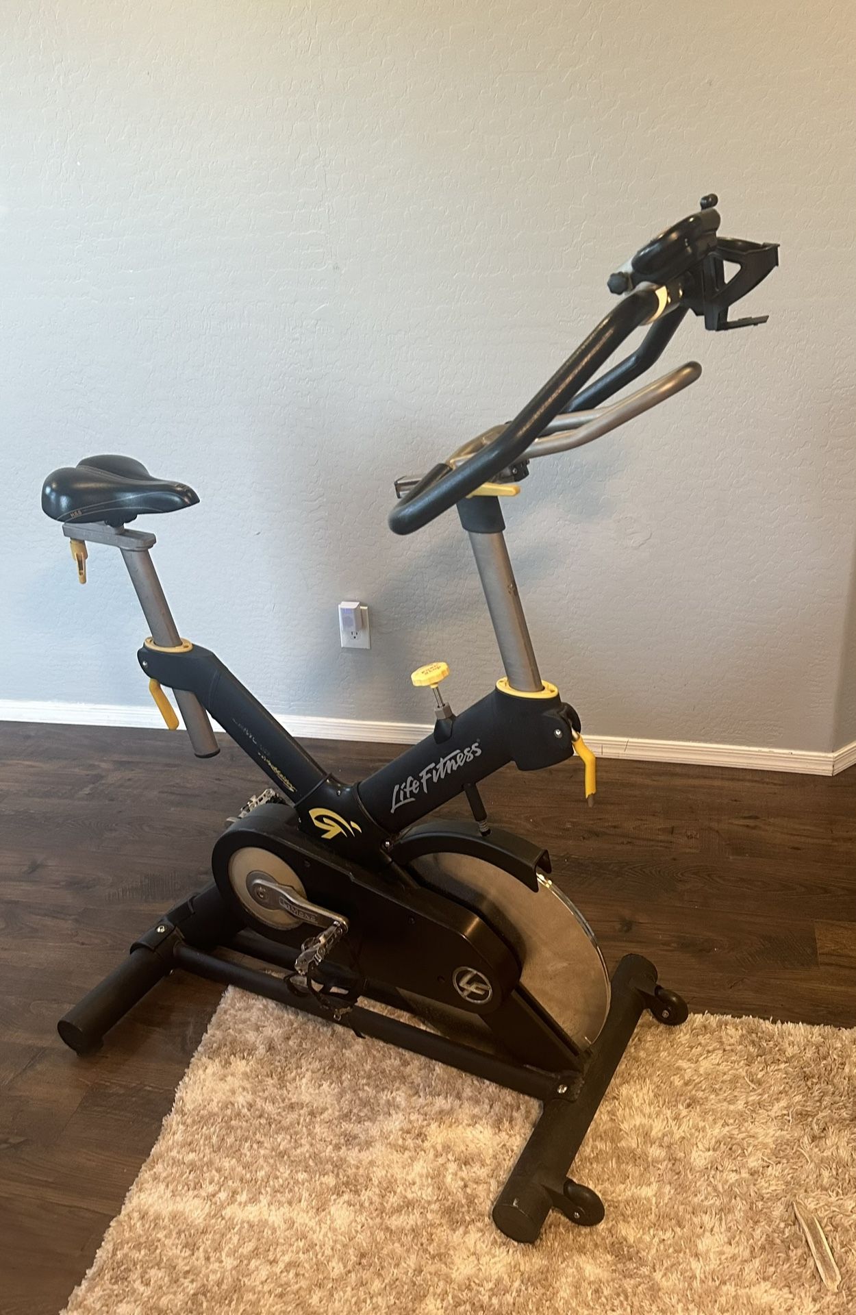 Life Fitness Lemond Spinning Bikes Hoist Lemond Revmaster Pro