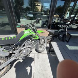 Buromax All Electric Goes 30 Mph