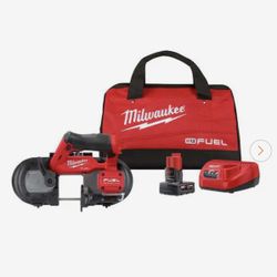 Milwaukee Compact Band Saw XC Kit with One 4.0 Ah Battery, Charger and Bag