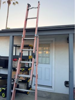 Ladder300 lbs capacity Werner