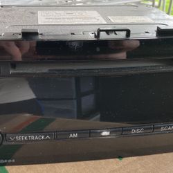 Factory Radio AM FM Radio CD Player Black Single Disc OE Part Number: 86120-47090 AM FM Radio CD Player