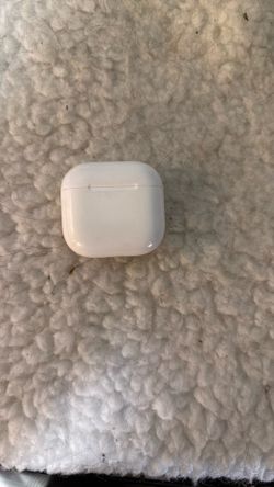 AirPods 4 noise cancellation