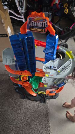 Hot wheels track