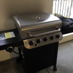 Bbq grill with Attached Stove