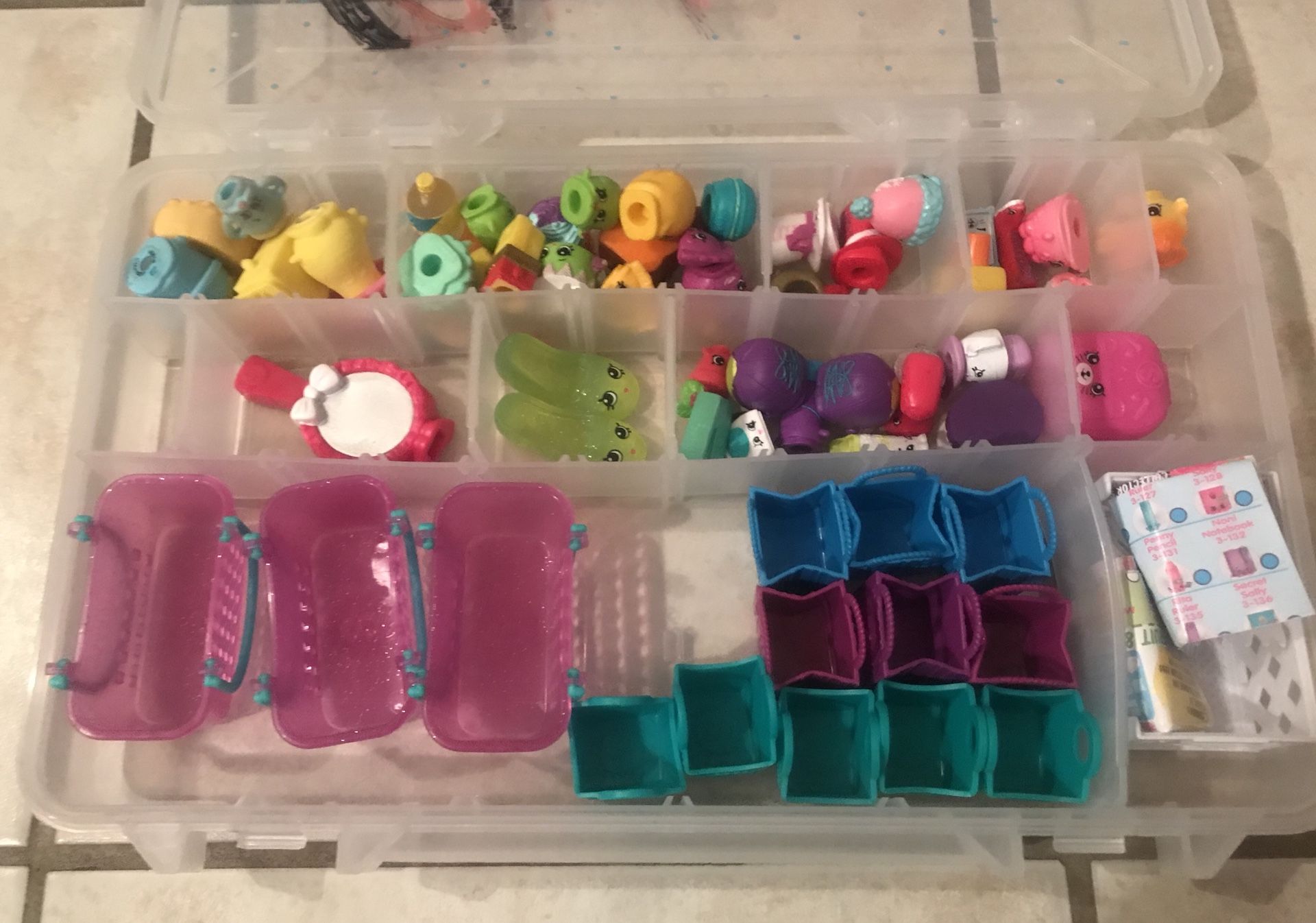 Shopkins! 40 pieces & case