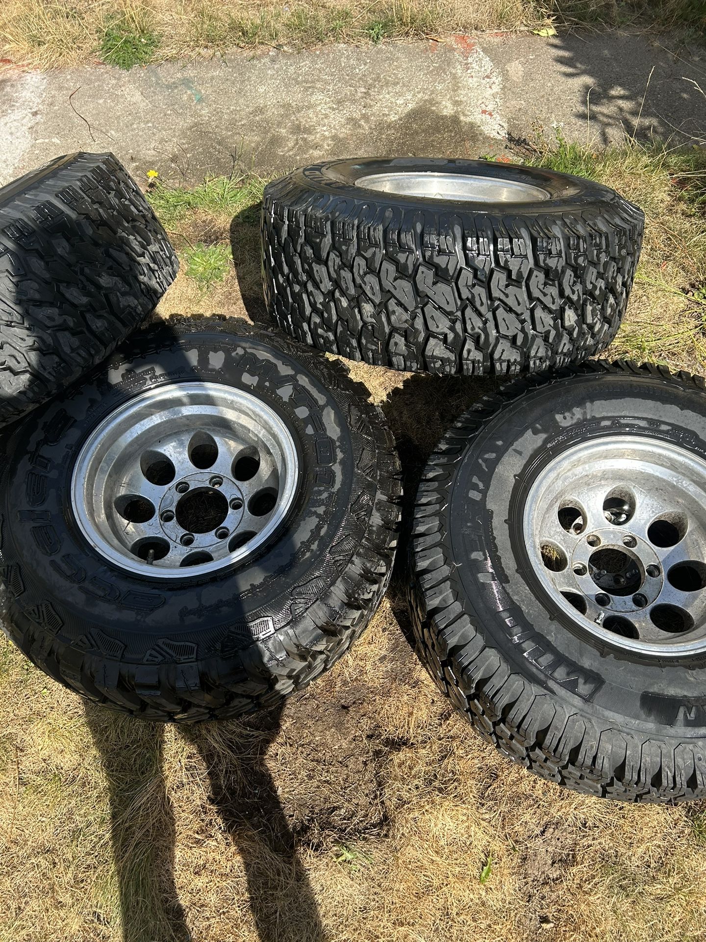 4 33 Inch Mud Terrain Tires for Sale in Seattle, WA OfferUp