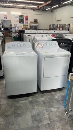 Hotpoint set washer 4.2 cu ft and dryer 7 cu ft