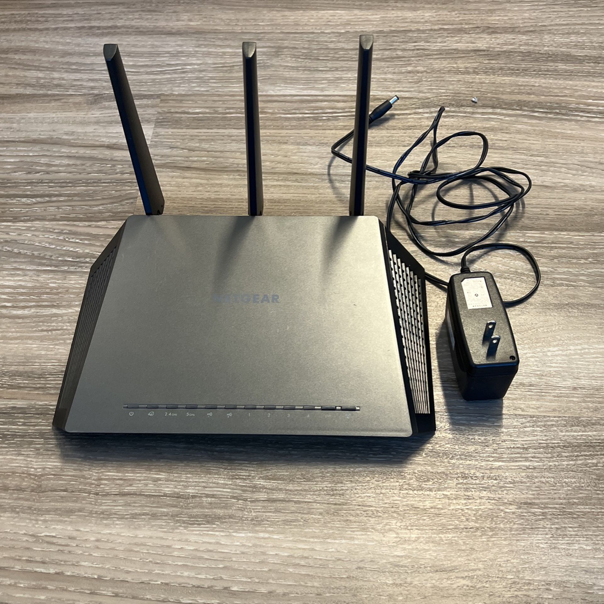 NETGEAR Nighthawk R7000 AC1900 Smart WiFi Router 1Gbps USB 3.0