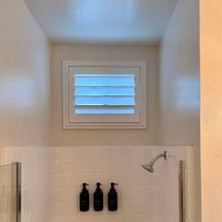 Wood Shutters (FREE ESTIMATES & SAME DAY PRICING)- Plantation, Custom, Interior, Window Treatments/Coverings. Persianas de Madera. Se Habla Espanol.