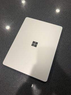 Microsoft Surface Laptop 13”