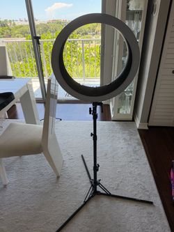 NEEWER 18” Ring Light with Stand & 3 Phone Holders