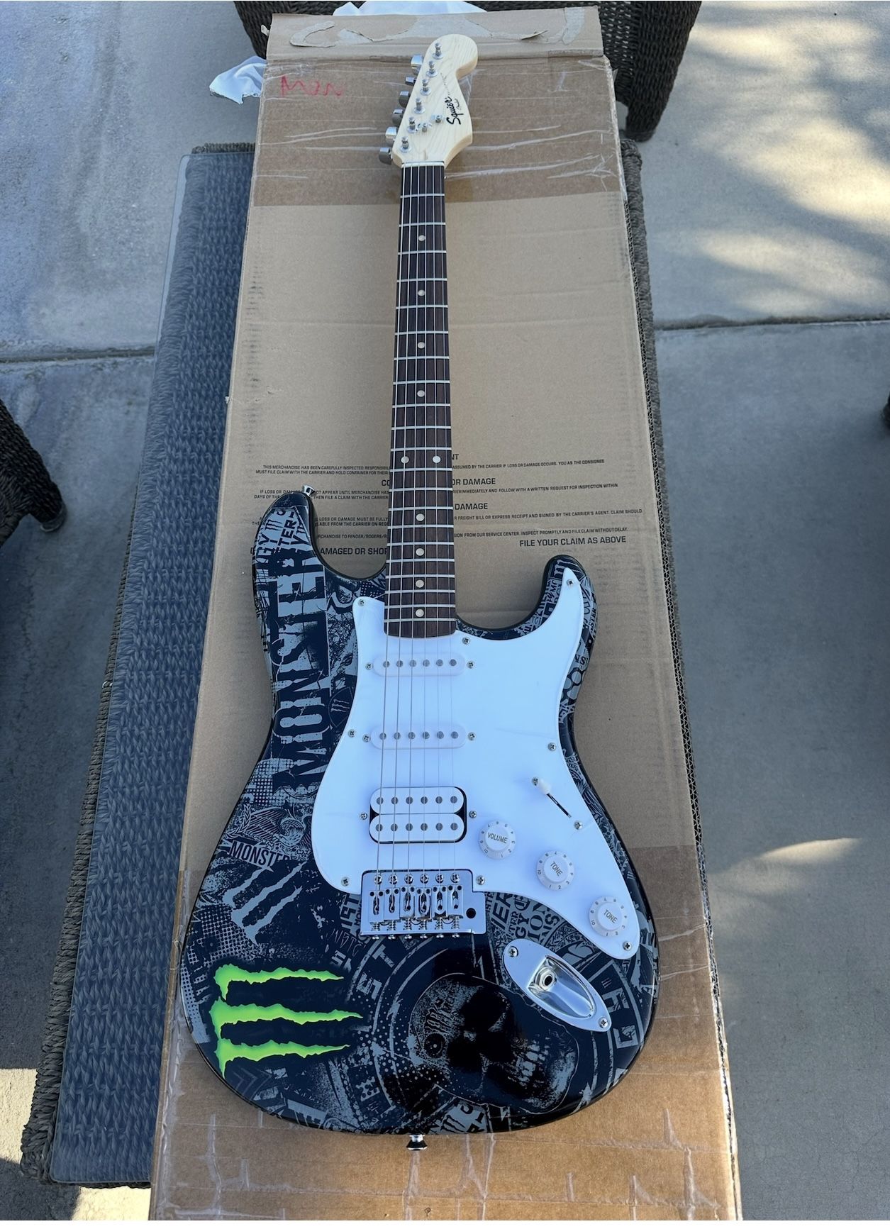 Squier By Fender Guitar