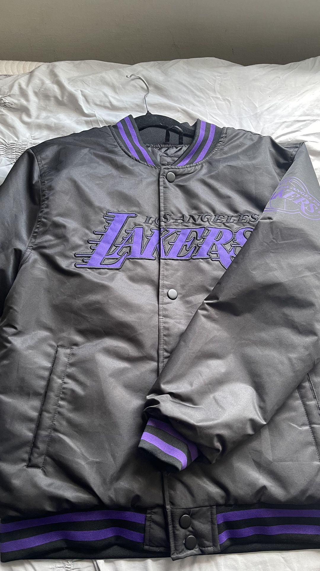 Lakers Jersey Size M