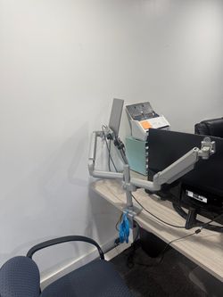 Computer monitor mount