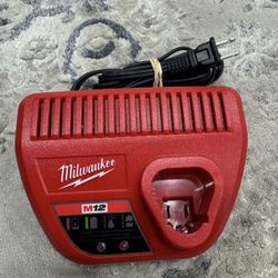 NEW Milwaukee M12 OEM Battery Charger Genuine 48-59-2401 Lithium-Ion 12 Volt 12V