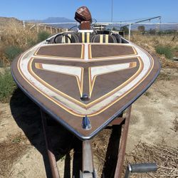 1984 Galaxie V Hull 19ft Boat.