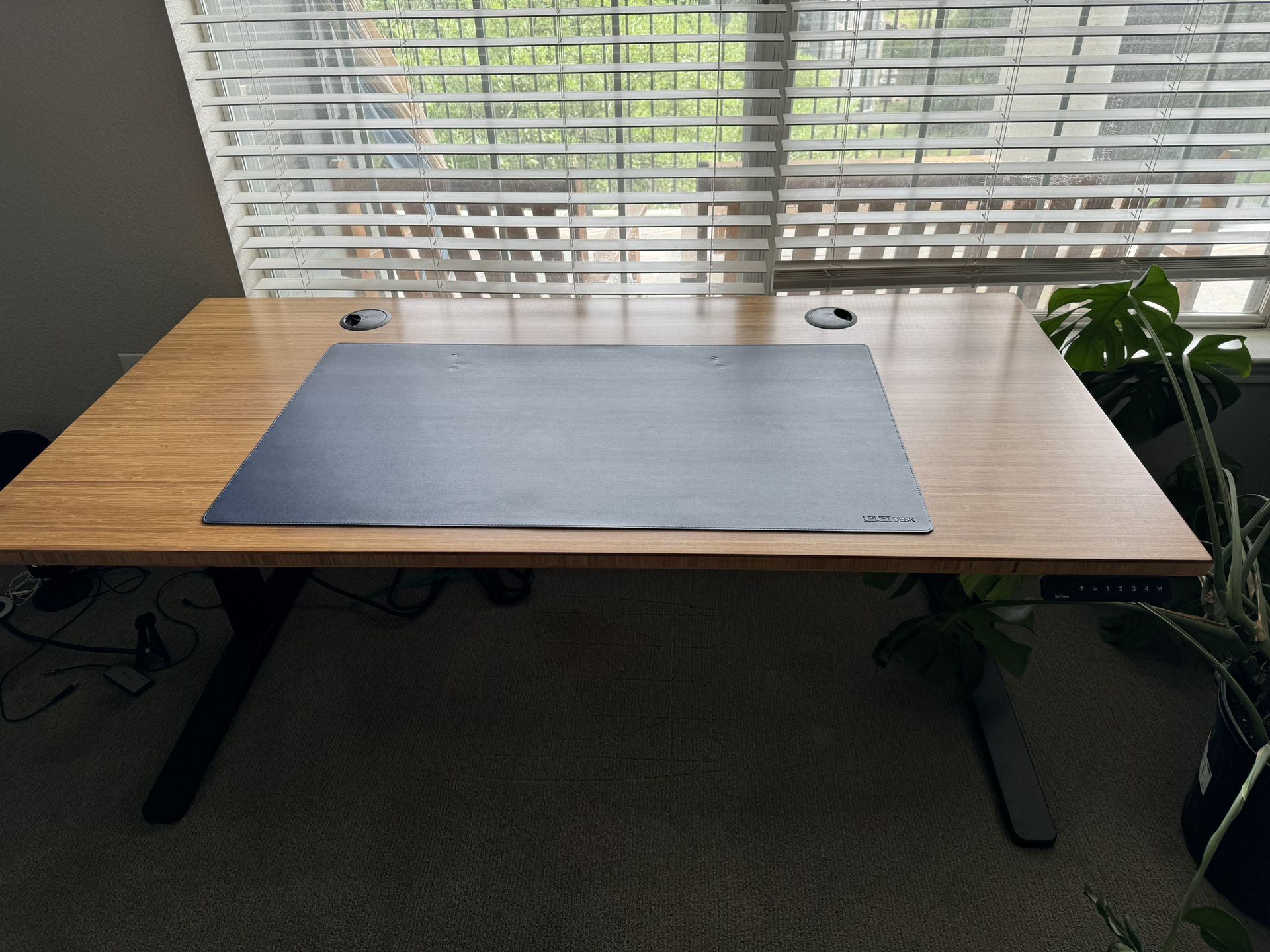 Uplift Sit / Stand Desk Bamboo 60x30