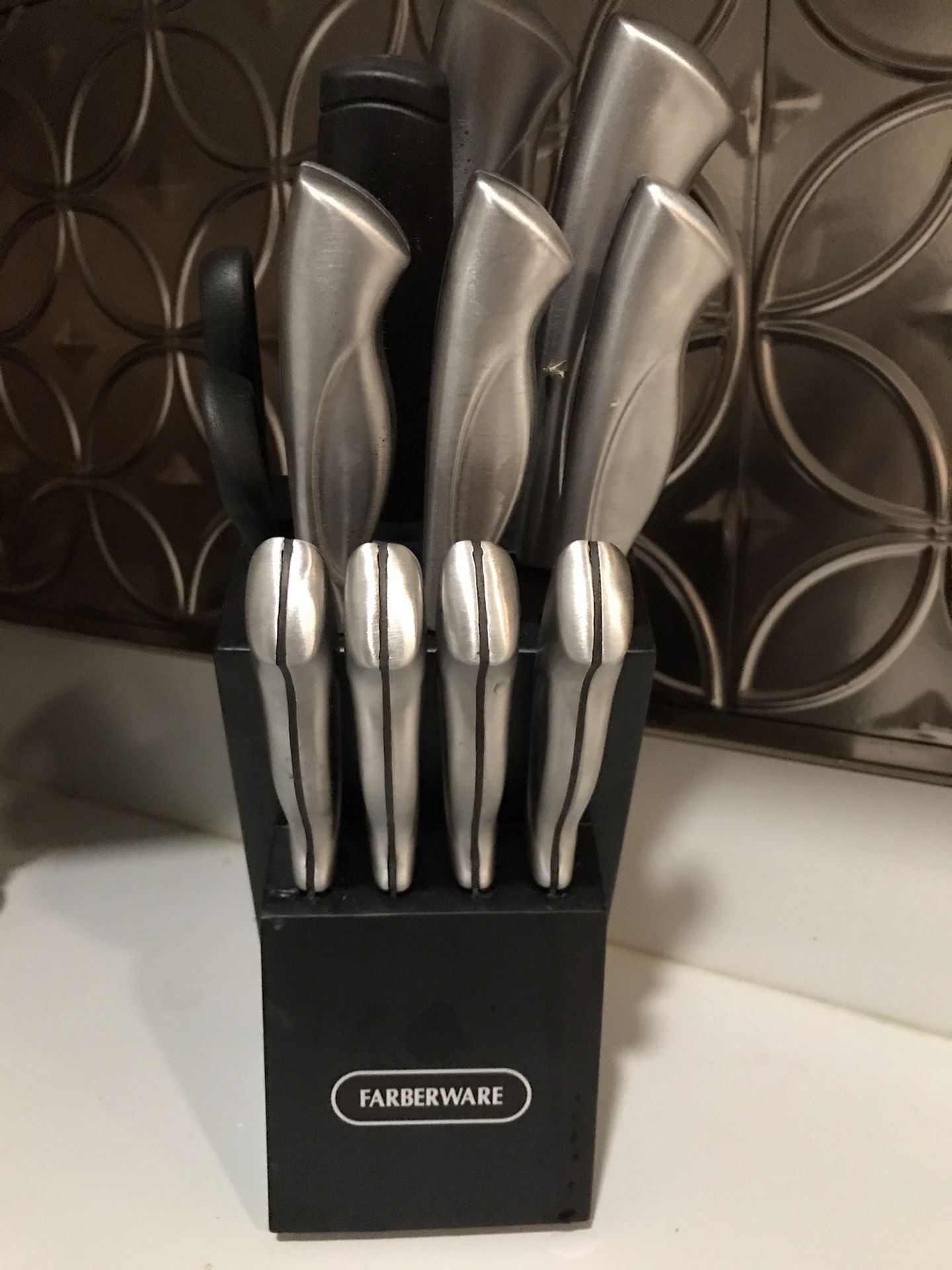 FARBERWARE 16 knife set with holder