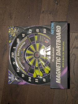 Neon Magnetic Dartboard + Darts 