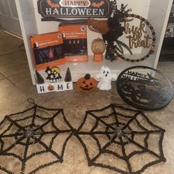 HALLOWEEN DECORATIONS BRAND NEW WITH TAGS