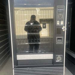 ROWE 5900 S  Vending Machines 