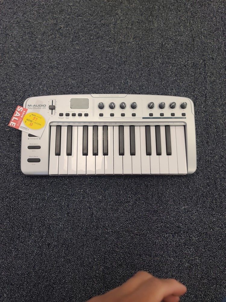 Key Studio25 /M-AUDIO