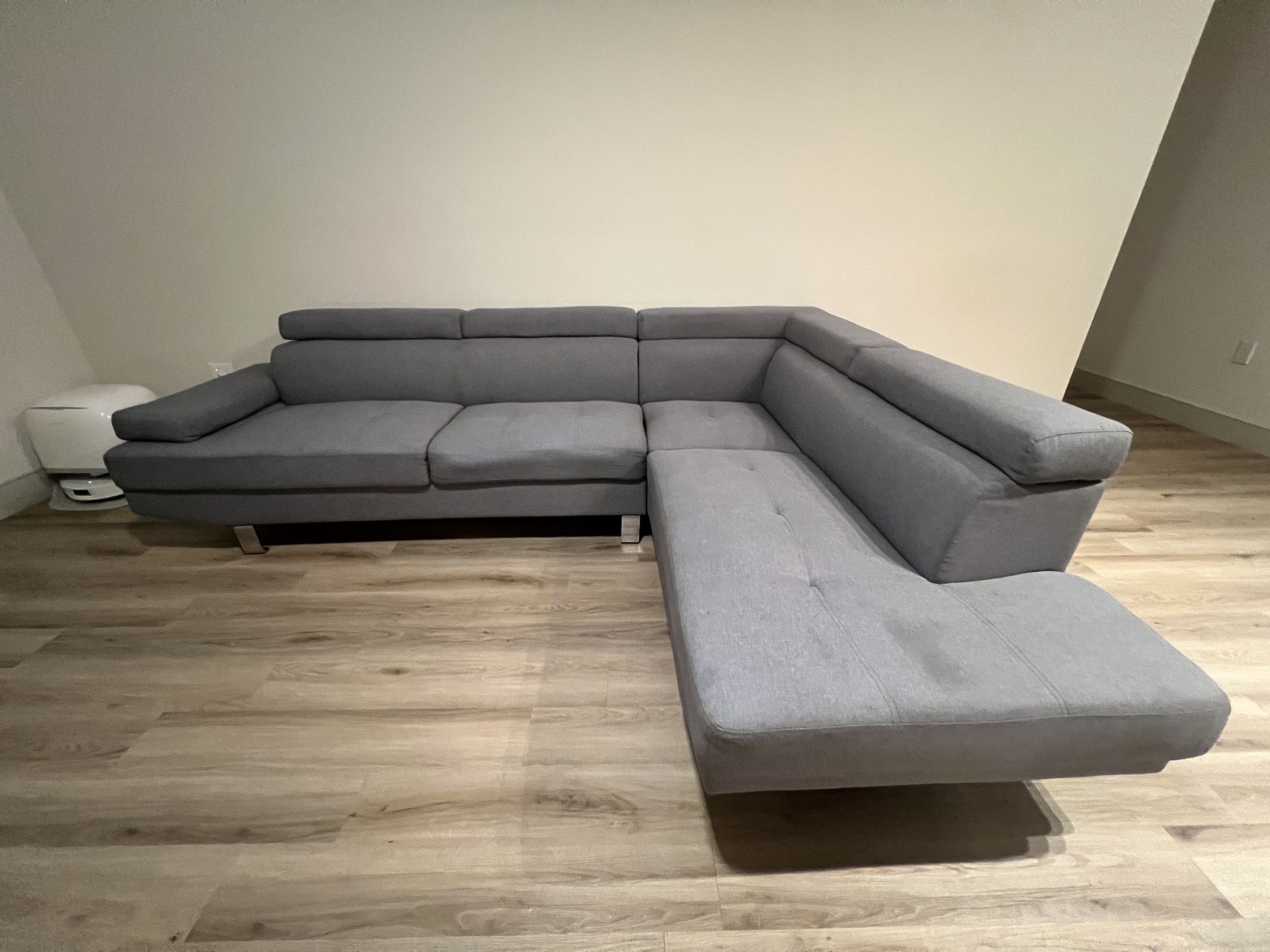 Steinway 2 - Piece Upholstered Sectional sofa