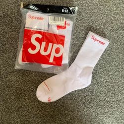 Supreme socks