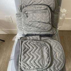 Mochilas color gris nuevas de tela gruesa y resistente