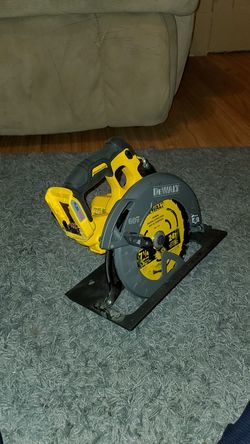 Dewalt circular saw .