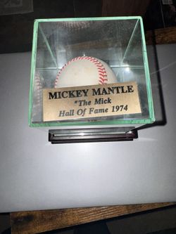 Mickey Mantle sighned baseball