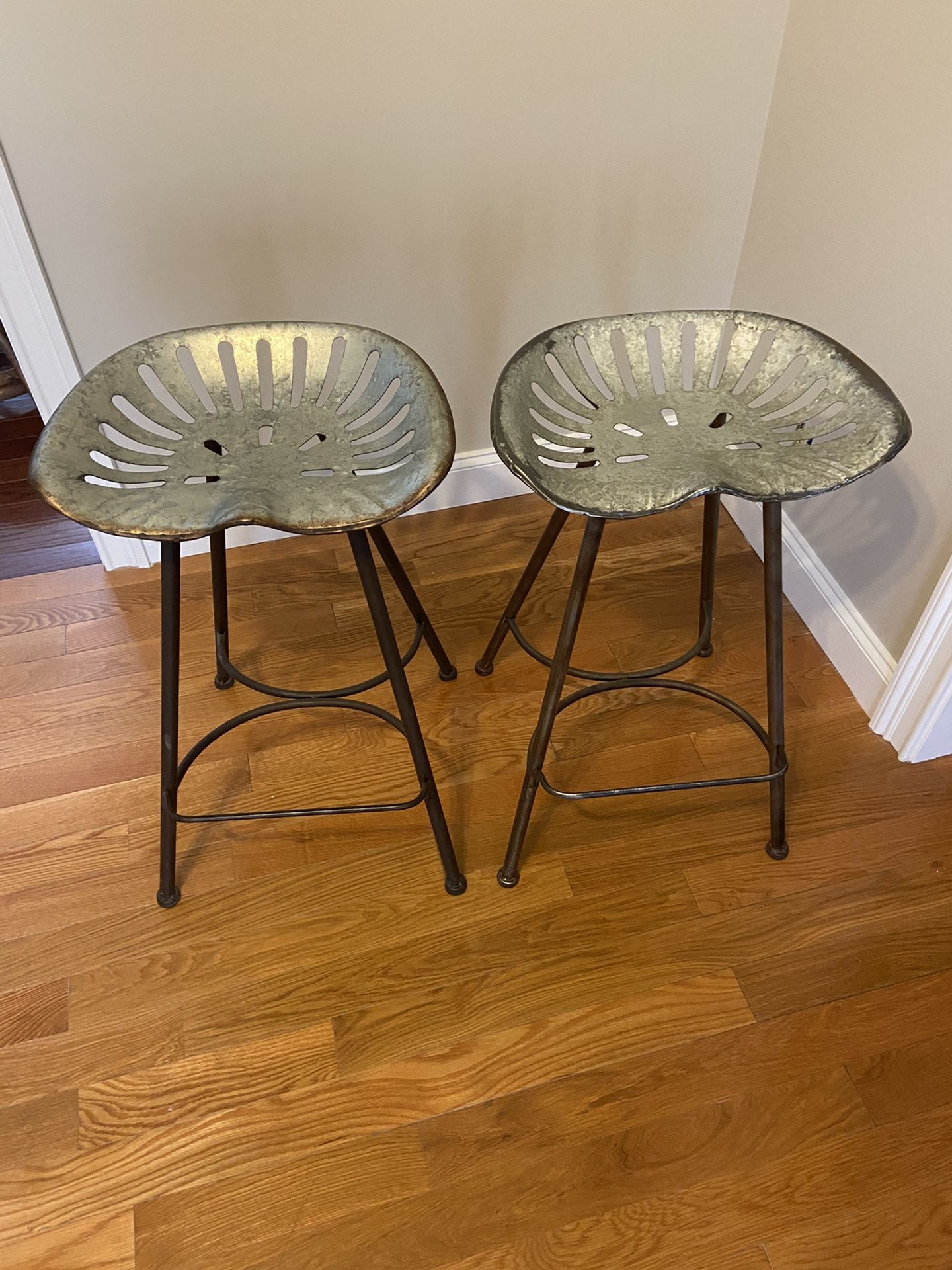 Tractor Seat Bar Stools