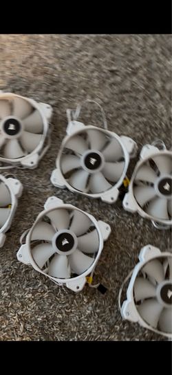 7 Corsair fans /  fan and RGB commander