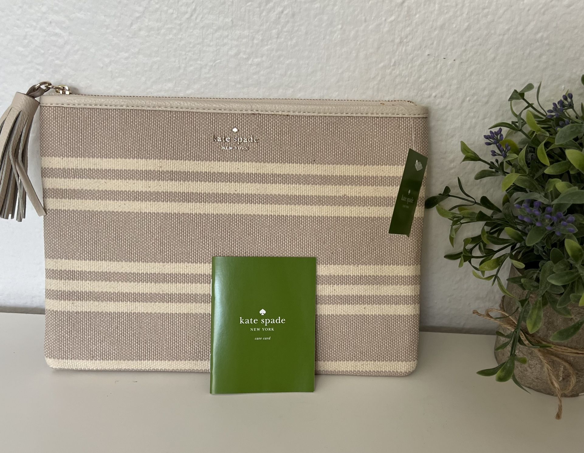 NEW Kate Spade Gia Larchmont Avenue Fabric Stripe Pouch Clutch Beige