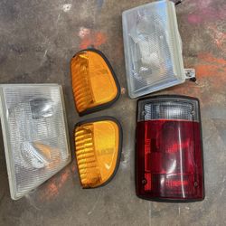 2006 E 350 Van Light 