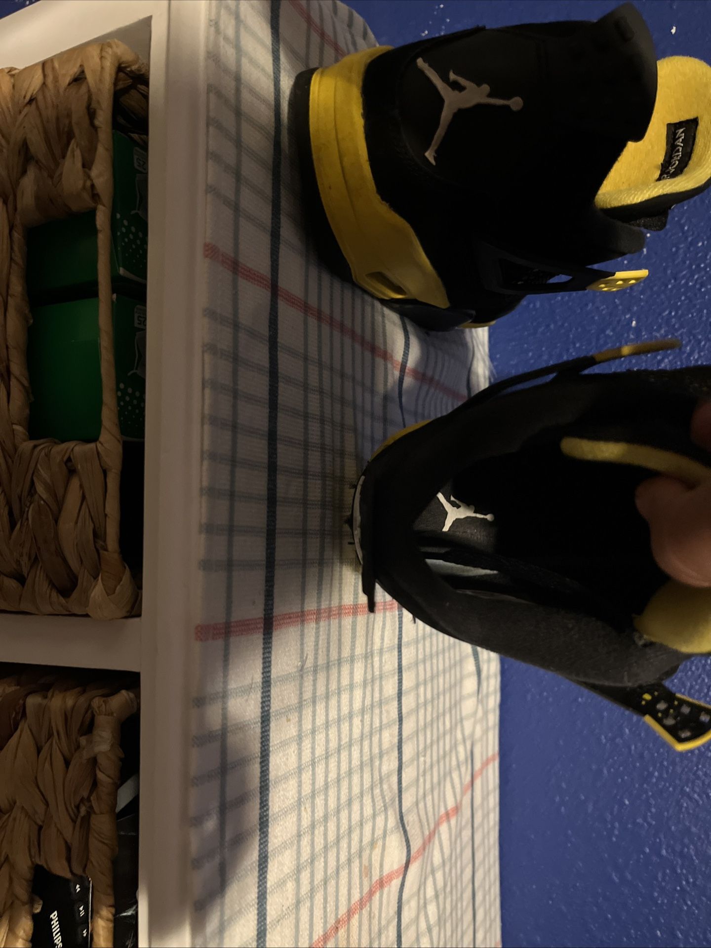Jordan 4s Retro Thunder