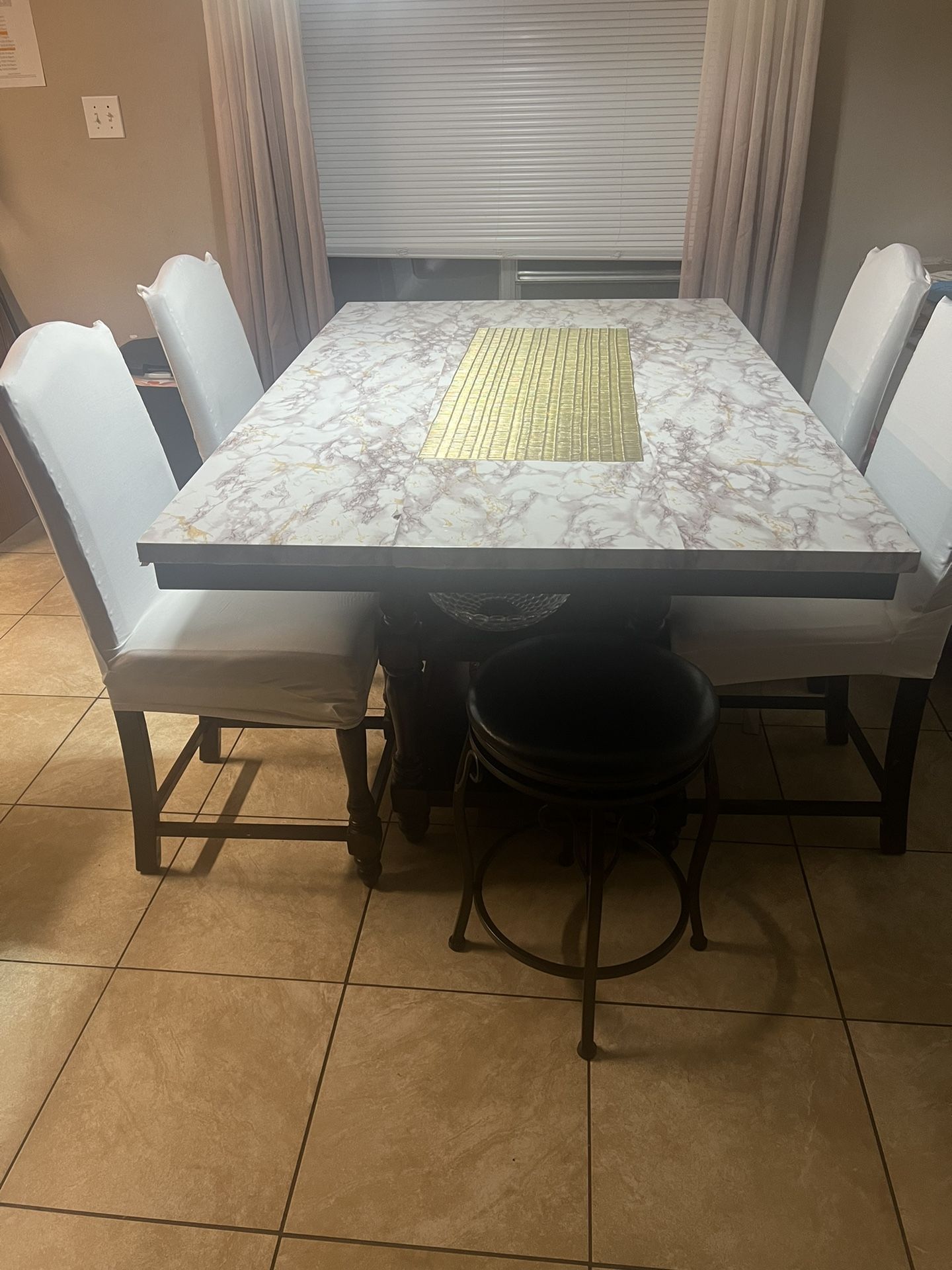 Dining Room Table With 4 Chairs