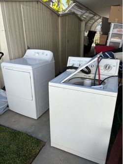Washer/Dryer w/hookup