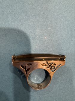 Beautiful Unique Ring Sz 6
