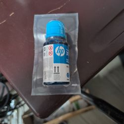 HP 31 70-ml Cyan Original Ink Bottle. 