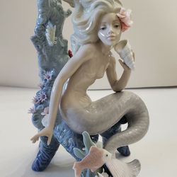 Lladro " Ocean Beauty " Figurine 