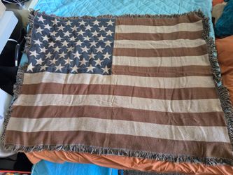 American Flag Woven Throw Blanket - Perfect for 4th of July Picnic / Fireworks